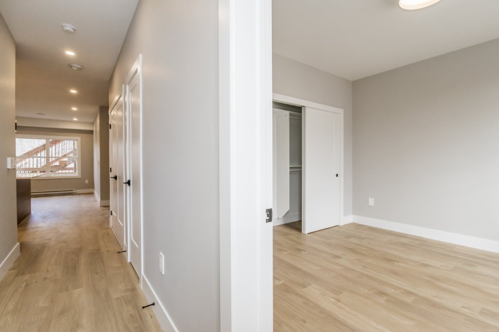 5806 Prospect Road — photo 3 of 9